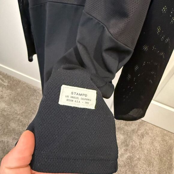 Gap GQ STAMPD Mesh Men’s Hockey Jersey Black White Medium Limited Release - Picture 6 of 9